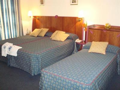 фото отеля Hostal Madrid Torrejon Plaza