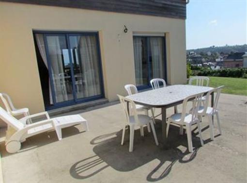фото отеля Holiday House Rue de l'Issue