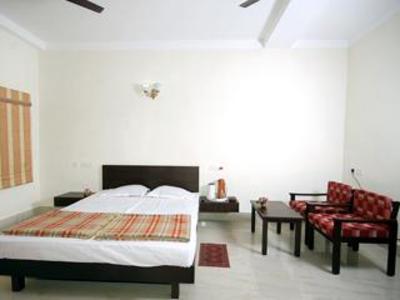 фото отеля WBTDC - Jaldapara Tourist Lodge-Madarihat