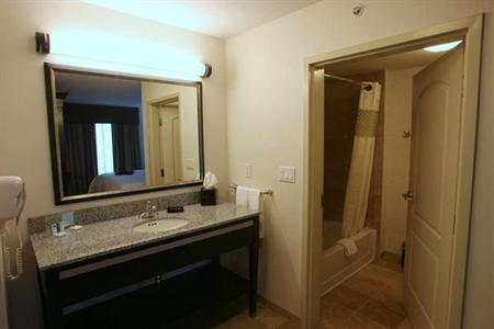 фото отеля Hampton Inn & Suites by Hilton Red Deer