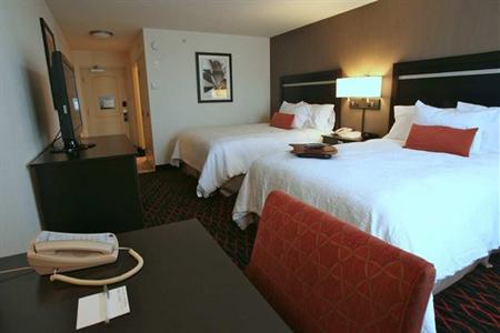 фото отеля Hampton Inn & Suites by Hilton Red Deer