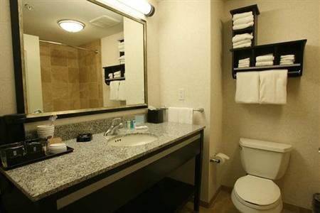 фото отеля Hampton Inn & Suites by Hilton Red Deer