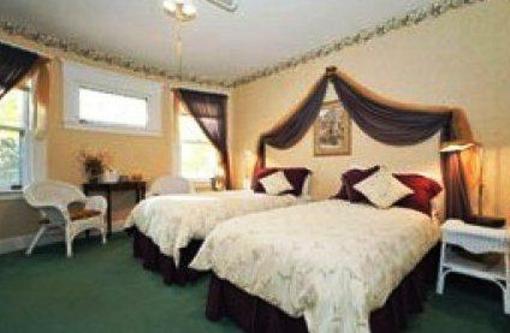 фото отеля Sleepy Hollow B&B