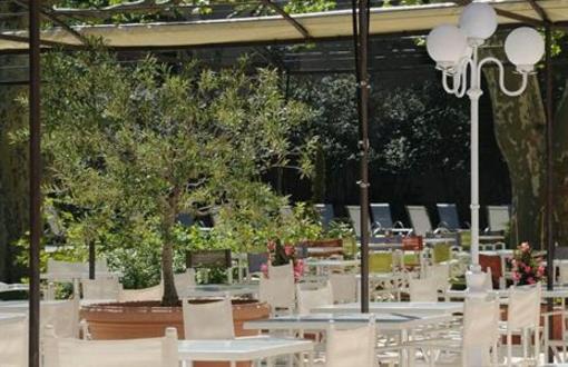 фото отеля Hôtel Montmirail Gigondas