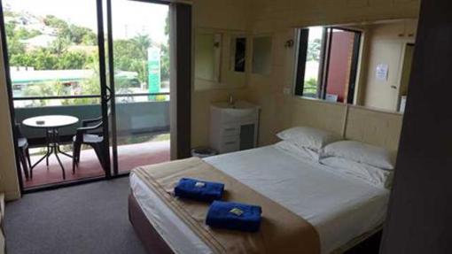 фото отеля Kingsford Riverside Inn