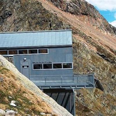 фото отеля Cesare Dalmazzi Schutzhütten Courmayeur
