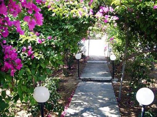 фото отеля Olympia Apartments Nea Kydonia