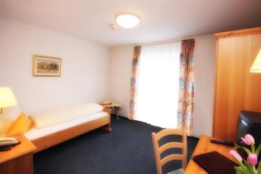фото отеля Hotel Trasen Waldkraiburg