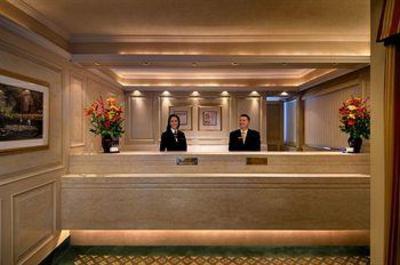 фото отеля Royal Scot Hotel & Suites