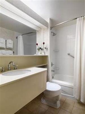 фото отеля Royal Scot Hotel & Suites