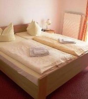 фото отеля Hotel Haus Oberland