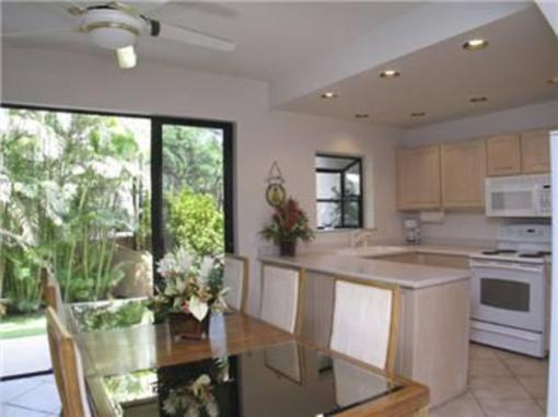 фото отеля Napili Condo Rentals