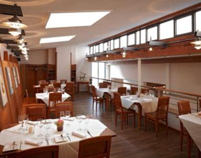 фото отеля Gourmet Restaurant & Hotel Zum Hirschen
