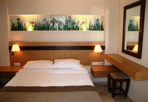 фото отеля Villanaz Apart Hotel