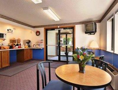 фото отеля Super 8 Motel Chariton