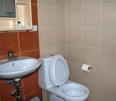 фото отеля Suriwongse Hotel