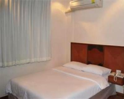 фото отеля Suriwongse Hotel