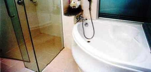 фото отеля Suriwongse Hotel