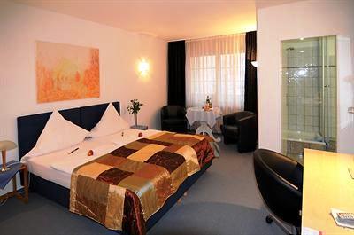 фото отеля Hotel zur Post am Prinzenplatz