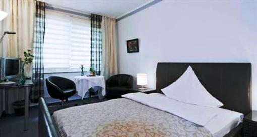фото отеля Hotel zur Post am Prinzenplatz