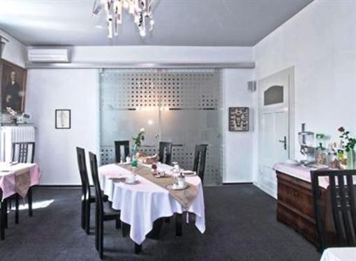 фото отеля Hotel zur Post am Prinzenplatz