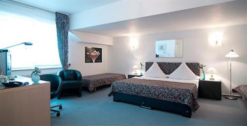 фото отеля Hotel zur Post am Prinzenplatz
