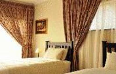 фото отеля Augusta Villa St. Pio's Guest House