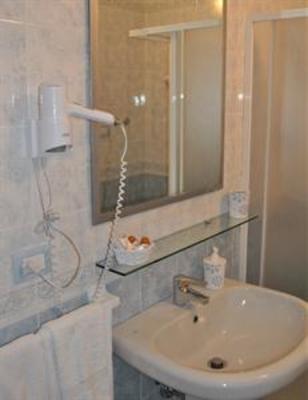 фото отеля Lewis Bed And Breakfast