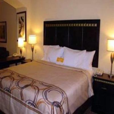 фото отеля La Quinta Inn & Suites Cleburne