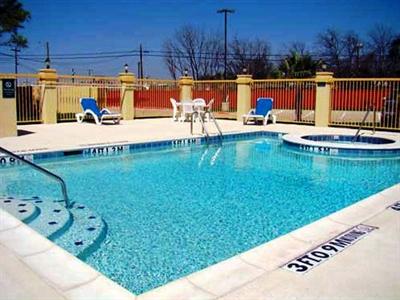 фото отеля La Quinta Inn & Suites Cleburne