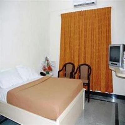 фото отеля Suraksha Residency