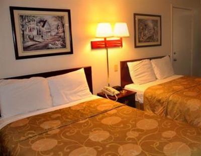 фото отеля Country Squire Inn & Suites
