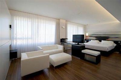 фото отеля Axor Barajas Hotel
