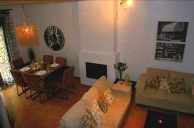 фото отеля Residencial La Carpia