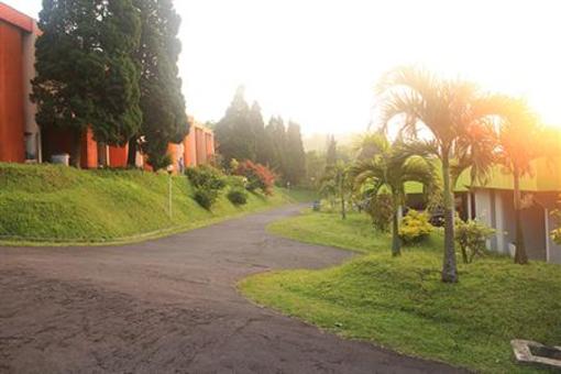 фото отеля Amanda Hills Semarang
