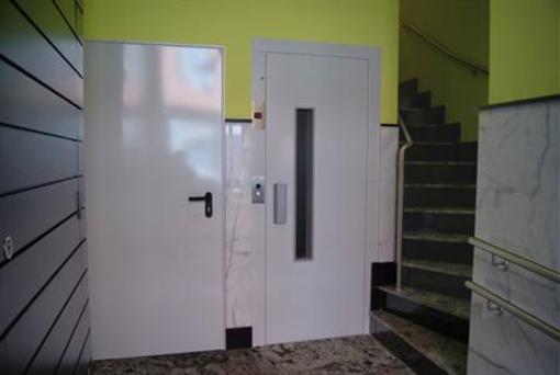 фото отеля Calfred II Apartamentos Logrono