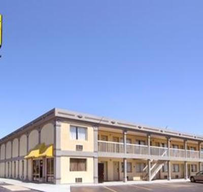 фото отеля Super 8 Greensboro