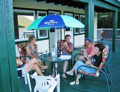 фото отеля Willow Point Beach House B&B