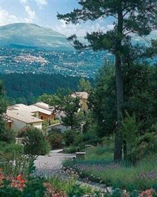 фото отеля Four Seasons Resort Provence at Terre Blanche