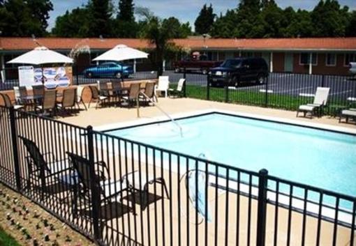 фото отеля Tri-Valley Inn & Suites