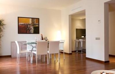 фото отеля L.i.Bcn Ramblas Miro Apartment
