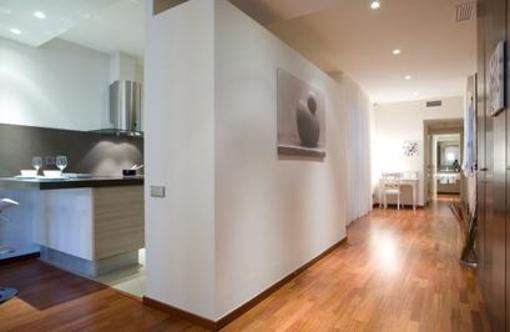 фото отеля L.i.Bcn Ramblas Miro Apartment