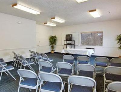 фото отеля Super 8 Motel Provo BYU Orem