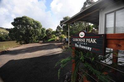 фото отеля Gisborne Peak Winery Eco-Cottages