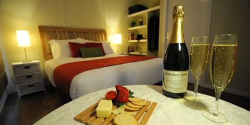 фото отеля Gisborne Peak Winery Eco-Cottages