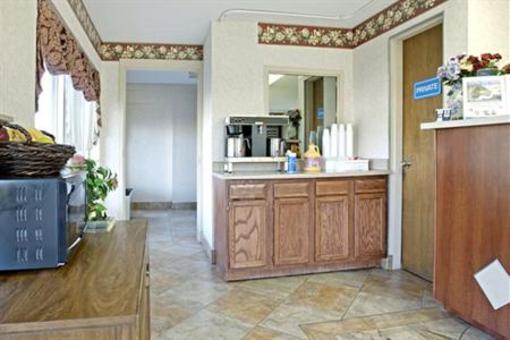фото отеля Americas Best Value Inn & Suites Knoxville
