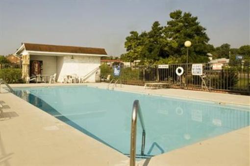 фото отеля Americas Best Value Inn & Suites Knoxville