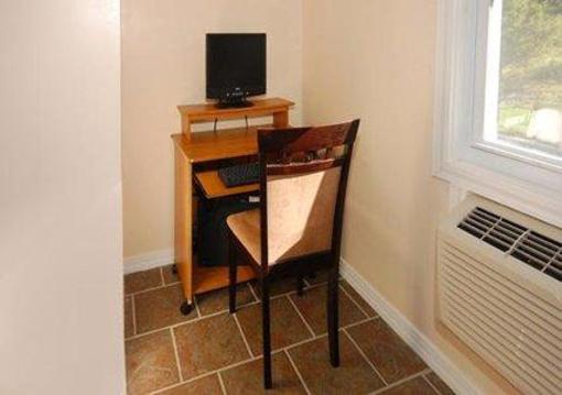 фото отеля Econo Lodge New Paltz