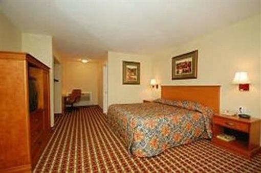 фото отеля Motorsports Inn and Suites