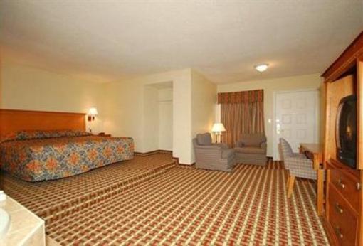 фото отеля Motorsports Inn and Suites